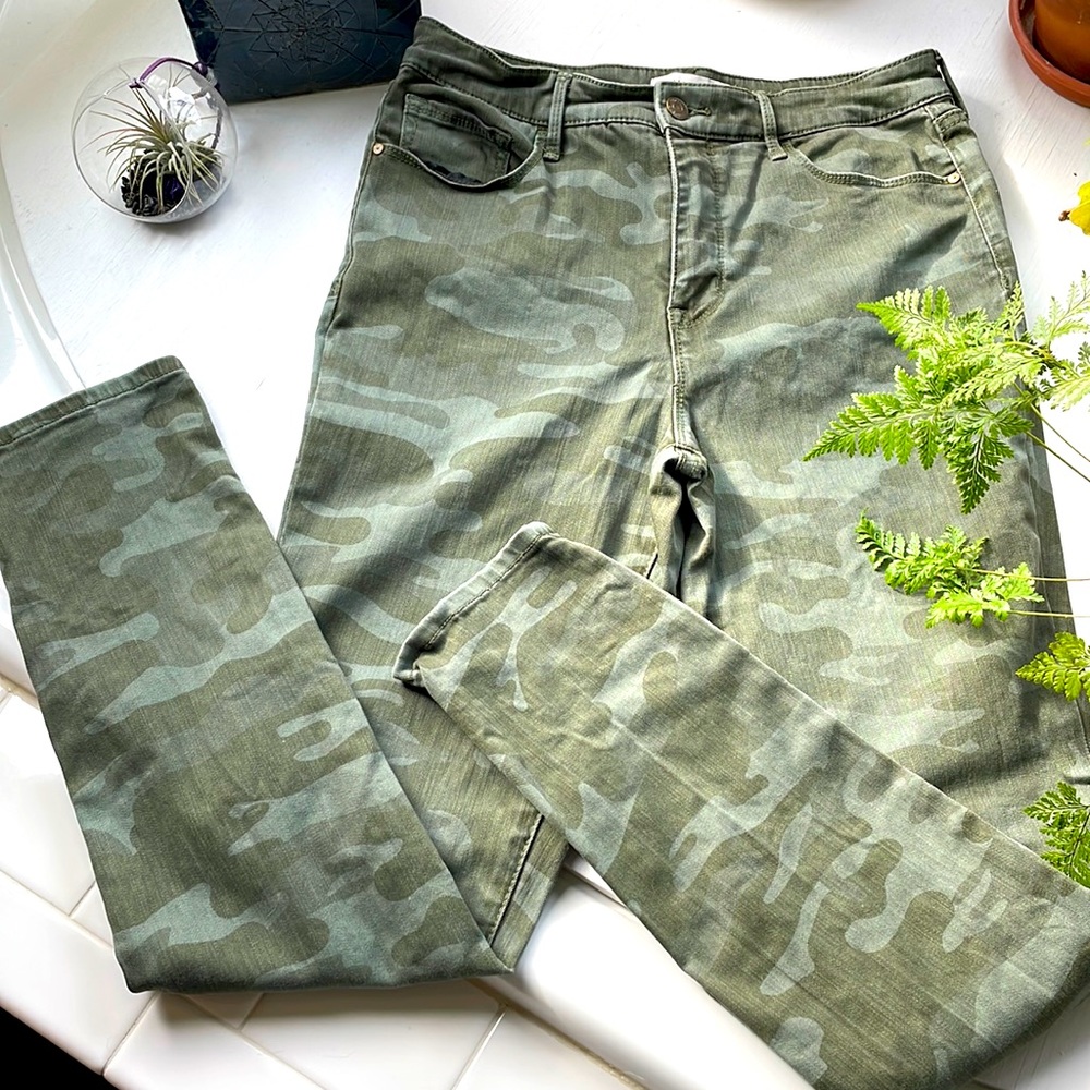 Prosperity Camo Social Standard Skinny Jean
